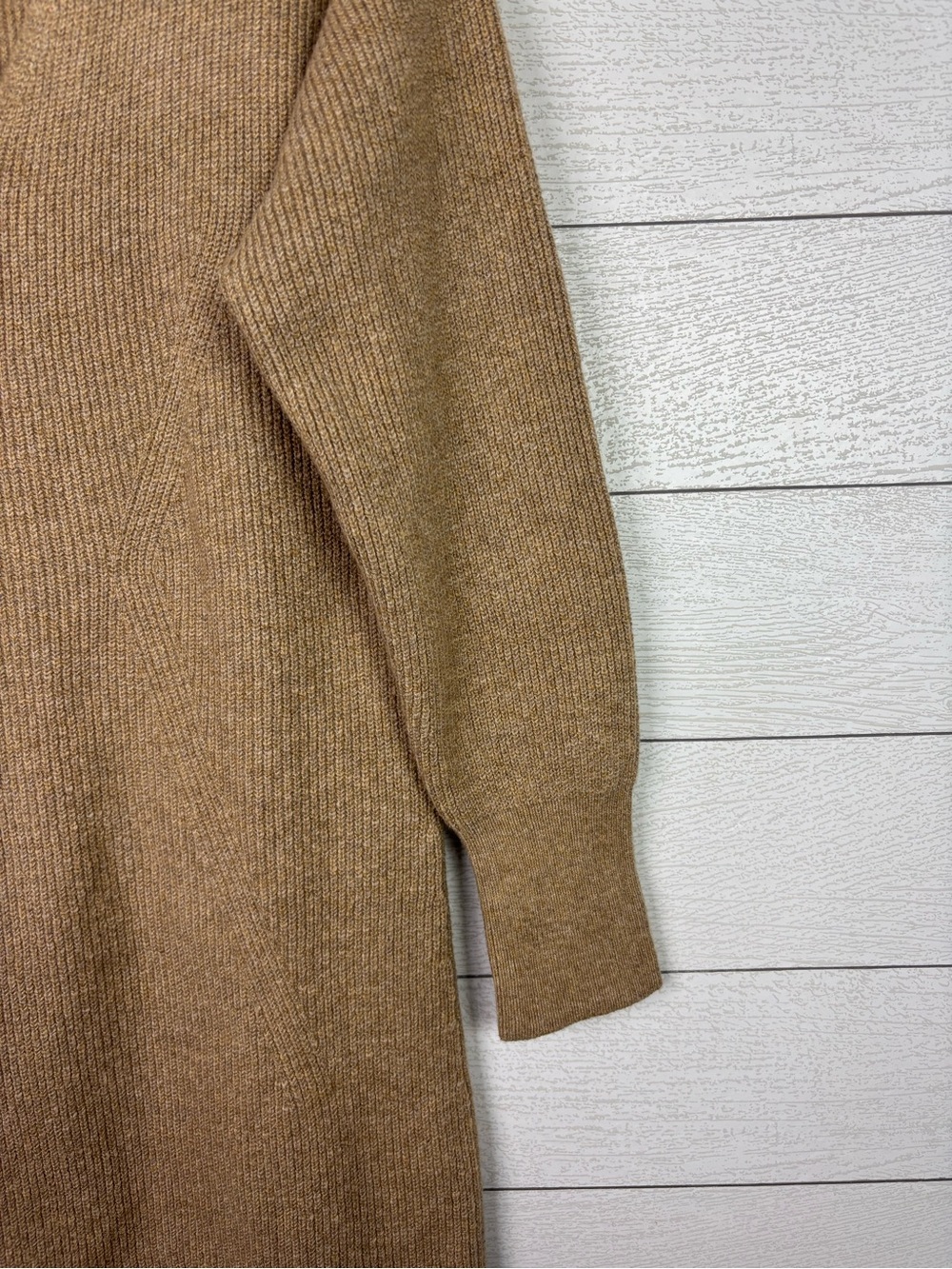 NWT Banana Republic V Neck Midi Sweater Dress Tan Medium New - Picture 4 of 5